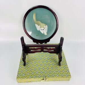 Chinese Glass Silk Hand Embroidery Round Wood Frame Gray White Cat Bug